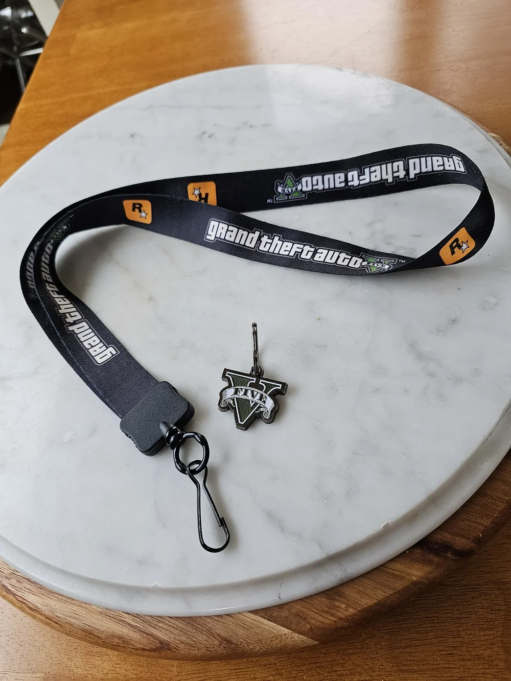 Grand Theft Auto V Logo Lanyard and Keychain GTA - Picture 1 of 4